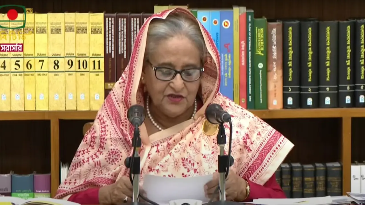 চীন সফর নিয়ে সংবাদ সম্মেলন করছেন প্রধানমন্ত্রী