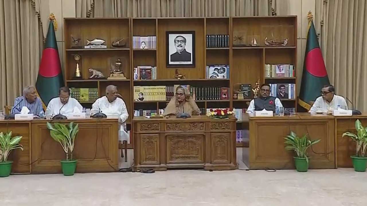 ১৪ দলের সঙ্গে বৈঠকে প্রধানমন্ত্রী