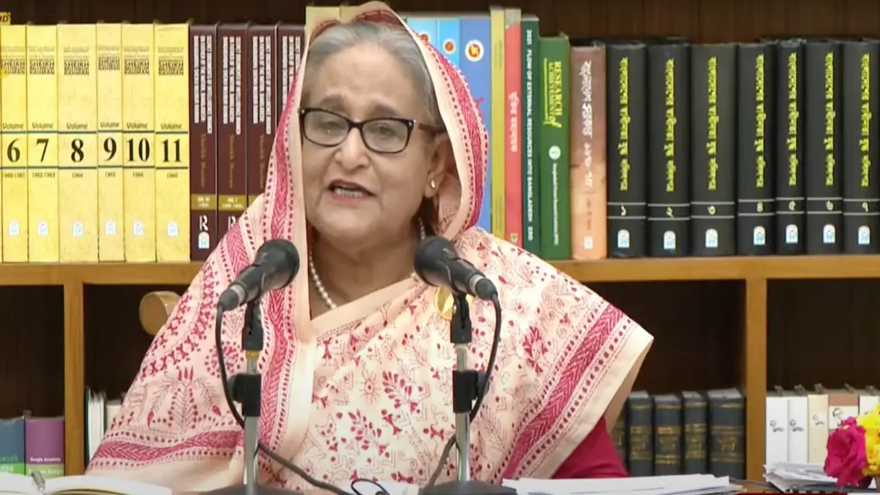 ‘আমার বাসার পিয়ন ৪০০ কোটি টাকার মালিক, হেলিকপ্টার ছাড়া চলে না’