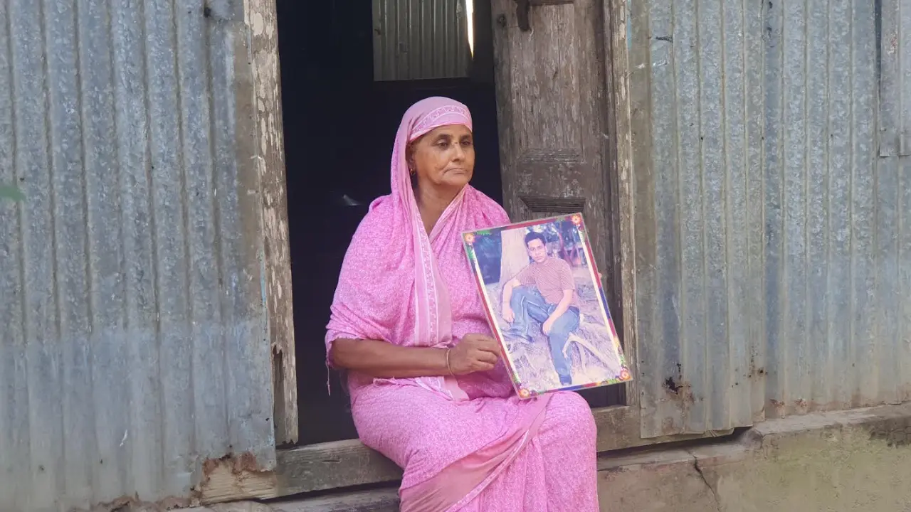 মায়ের সঙ্গে দেখা করতে যাওয়ার পথে গুলিতে নিহত হন পলাশ