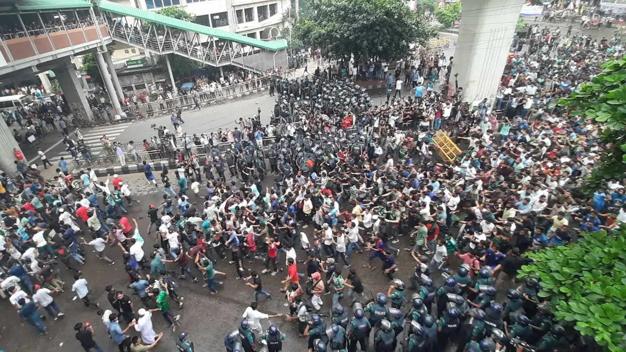 এবার আন্দোলনকারীদের ক্লাসে ফিরে যাওয়ার নির্দেশ দিলো ইউজিসি