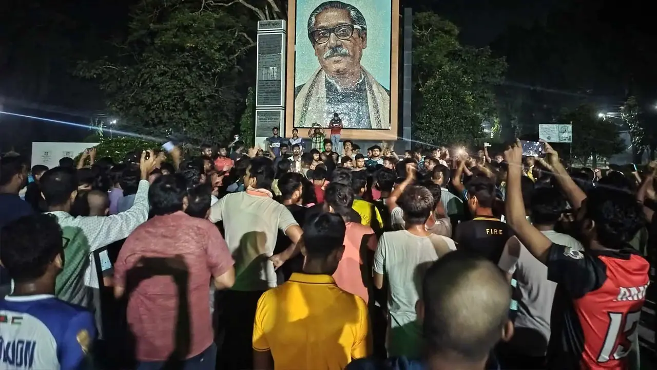 ইবিতে শিক্ষার্থীদের বিক্ষোভ মিছিল  