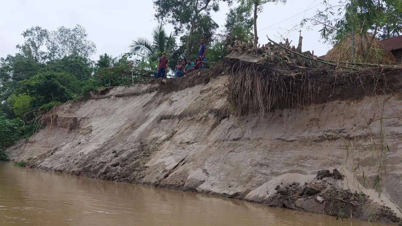 শেরপুরে দুই নদীর ভাঙন শুরু, আতঙ্কে স্থানীয়রা