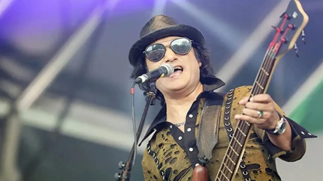 বাবার কবরে শায়িত শাফিন