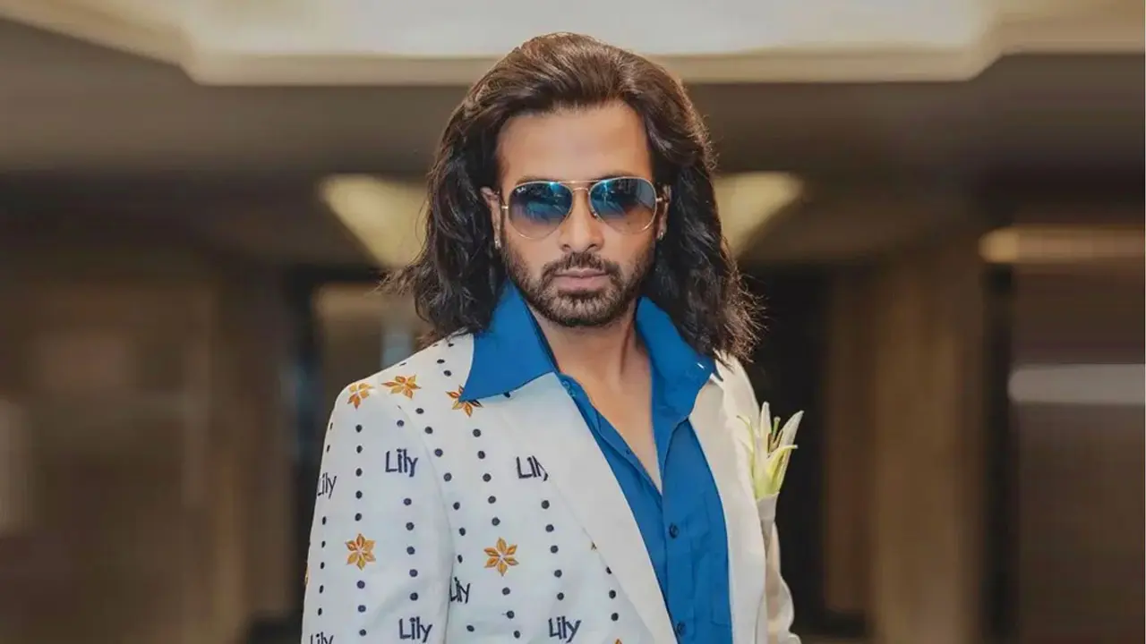 ‘আমাকে ২৫ কোটি না দিলে প্রযোজকদের দেখে নেব’