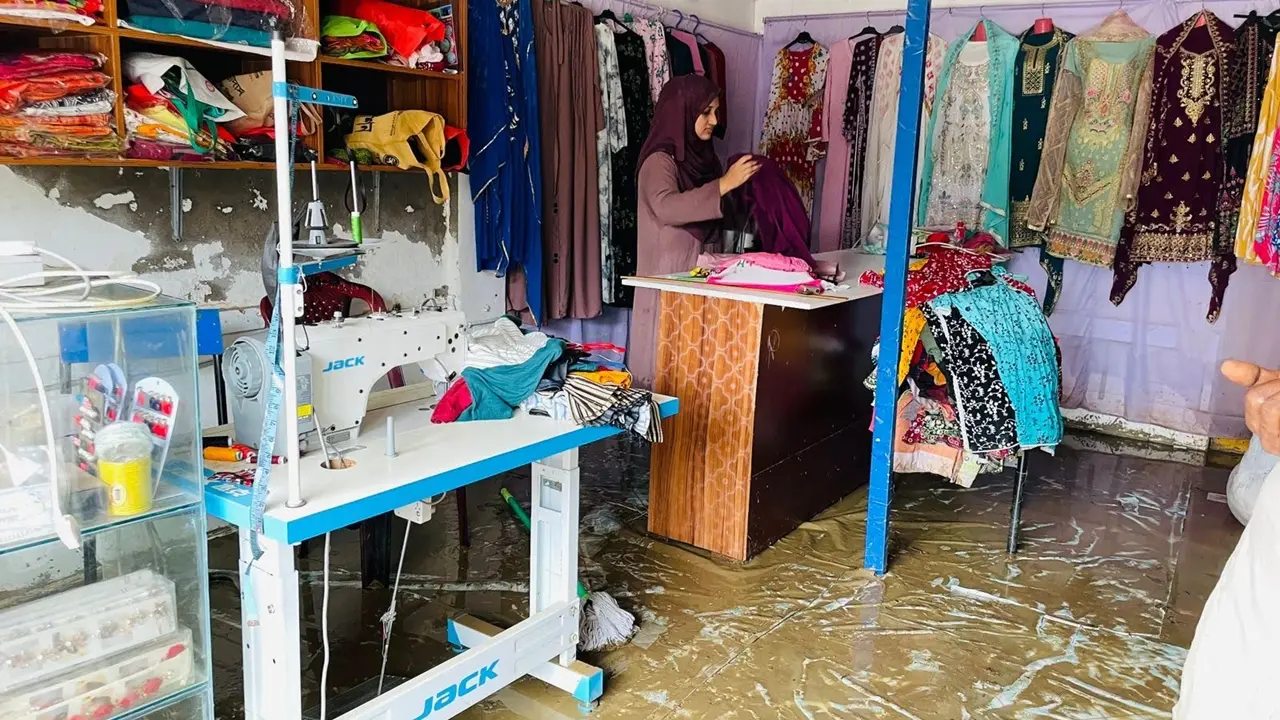 স্বপ্নার স্বপ্ন বোনার এক বছরে বাদ সাধল বানের পানি