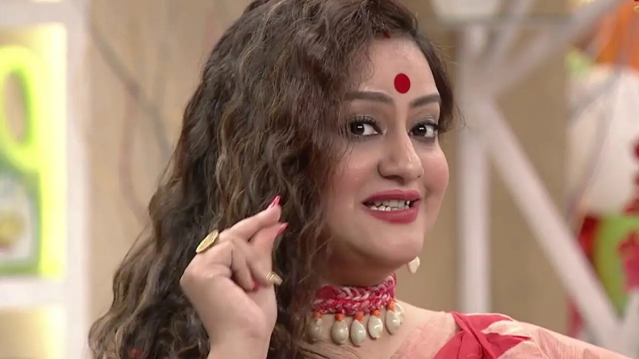 গরুর মাংস বিতর্কে ভয়ে ছেলেকে স্কুলে পাঠাচ্ছেন না সুদীপা