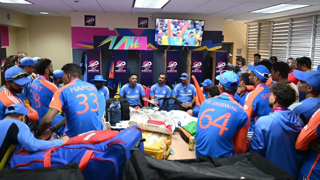 এখনো বার্বাডোজেই আটকে রোহিত-বিরাটরা