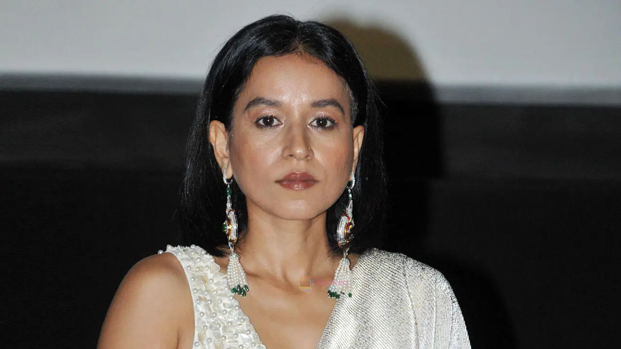 ‘গাড়িতে ওঠার পর লোকটা তার প্যান্টের চেন খুলে দেয়’