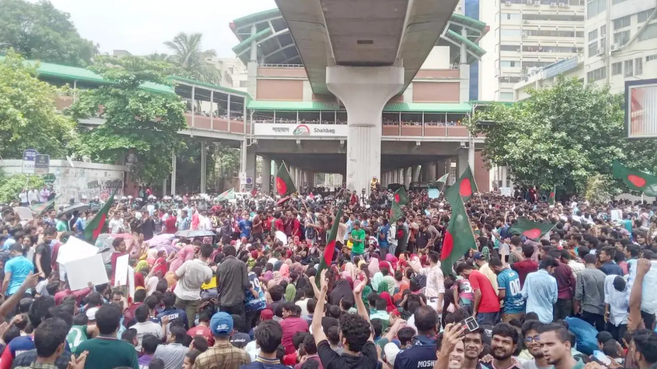 ৬ ঘণ্টা পর শাহবাগ ছাড়লেন কোটা বিরোধীরা, নতুন কর্মসূচি ঘোষণা