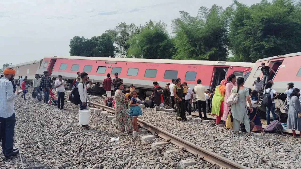 ভারতে ট্রেন দুর্ঘটনায় বহু হতাহত