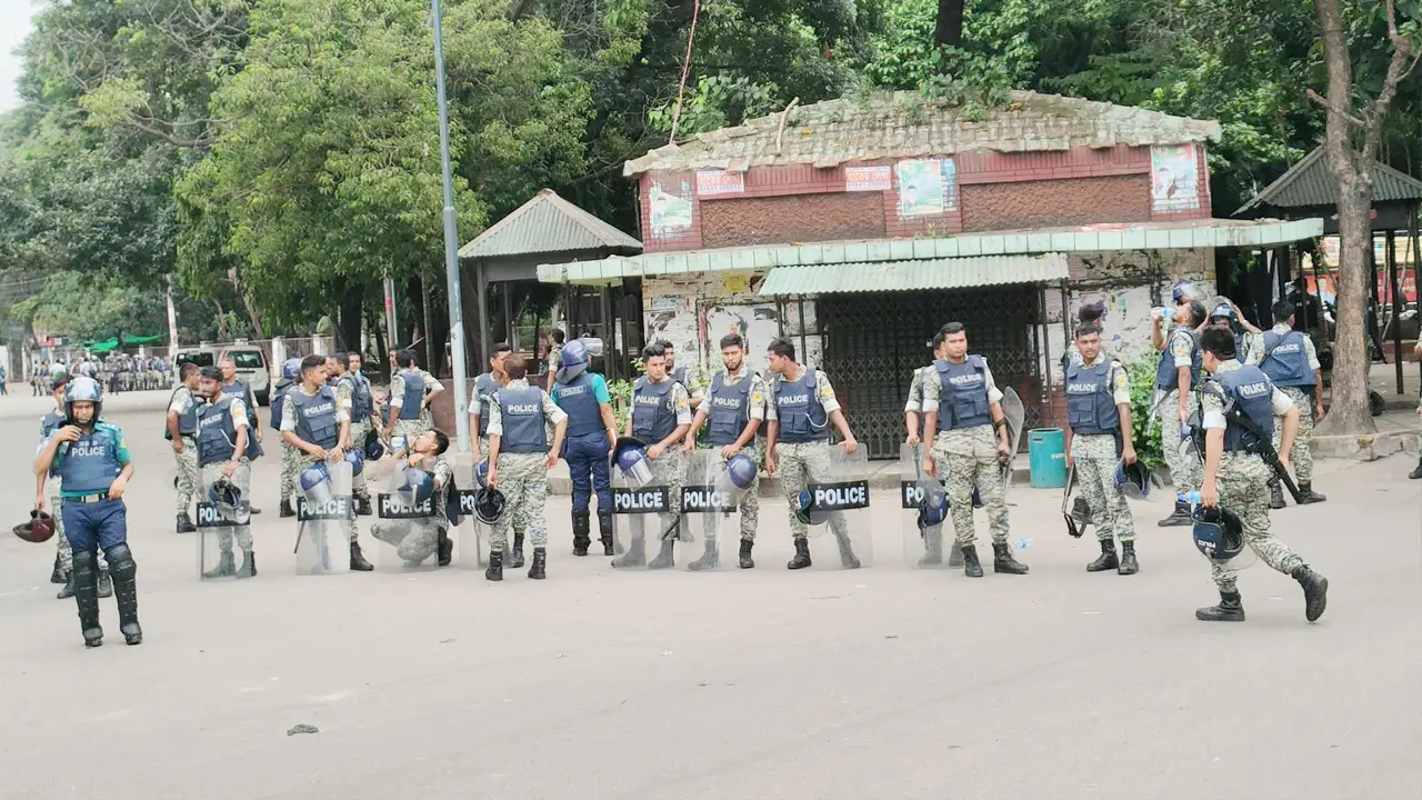 টিএসসির পরিস্থিতি থমথমে 