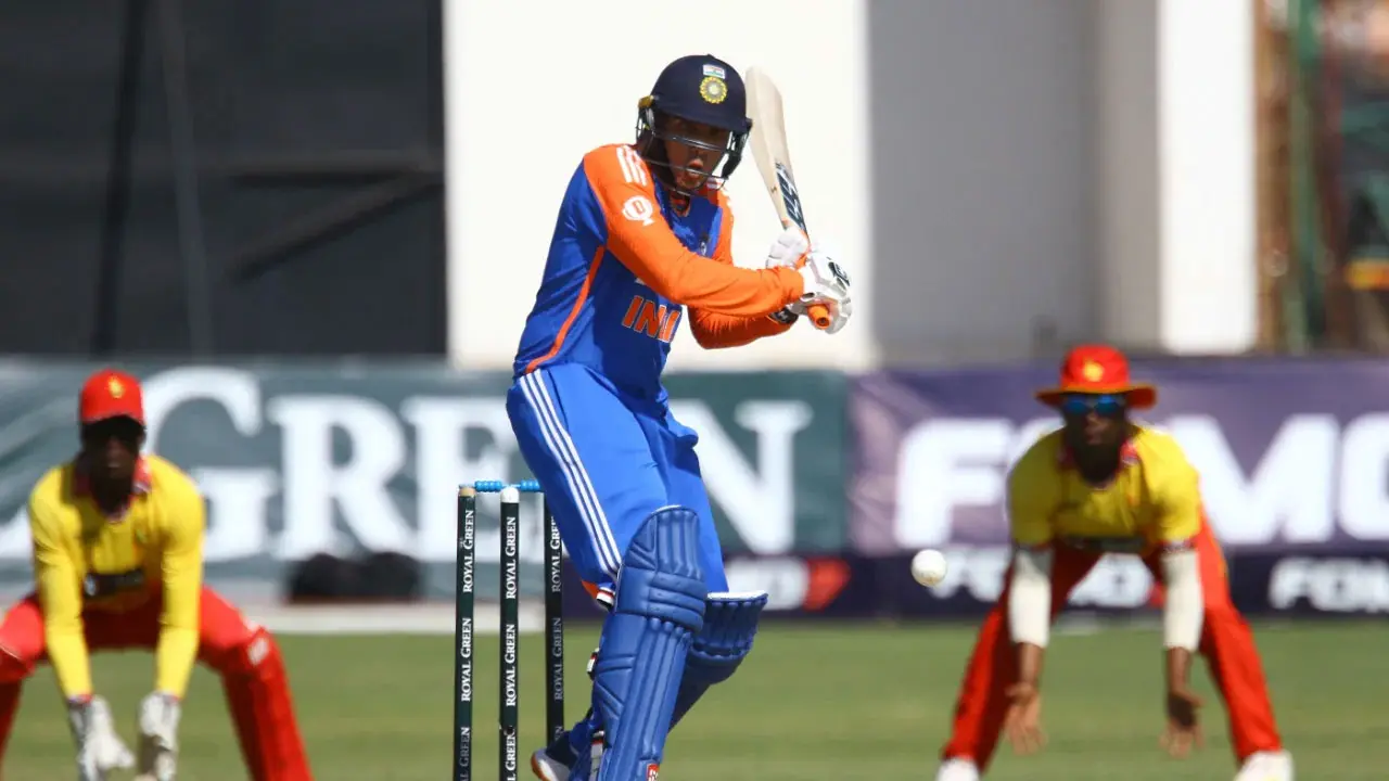অভিষেকের রেকর্ড গড়া সেঞ্চুরিতে ভারতের রানের পাহাড়