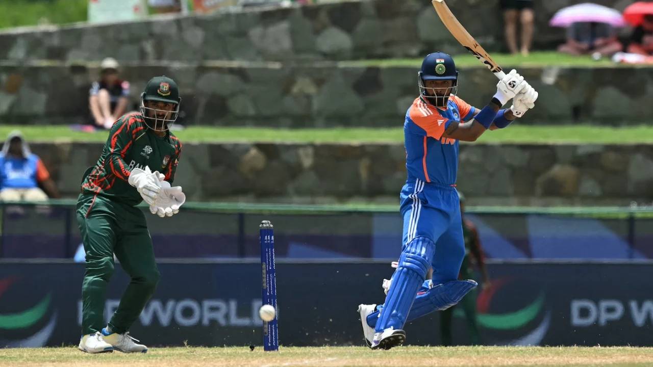 চার-ছক্কায় বাংলাদেশের সামনে রানের পাহাড় ভারতের