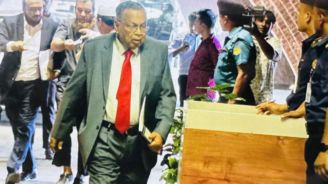 দেশের ইতিহাসে সর্বোচ্চ বাজেট নিয়ে সংসদে অর্থমন্ত্রী