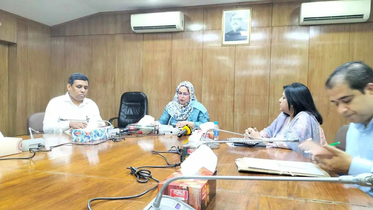 তিন দেশ থেকে ৩৯৮ কোটি টাকায় কেনা হবে এক লাখ টন সার