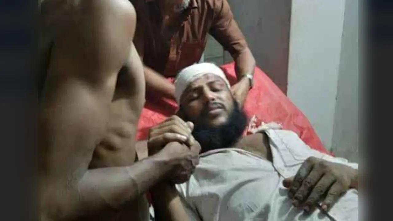 থানায় গরু চুরির অভিযোগ দিয়ে ফেরার পথে যুবককে কুপিয়ে জখম