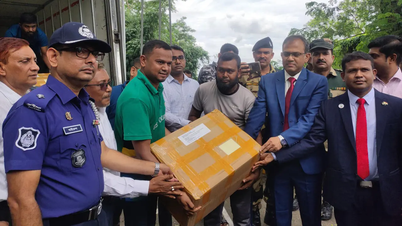 ত্রিপুরার মুখ্যমন্ত্রীর জন্য আম ও ইলিশ পাঠালেন প্রধানমন্ত্রী