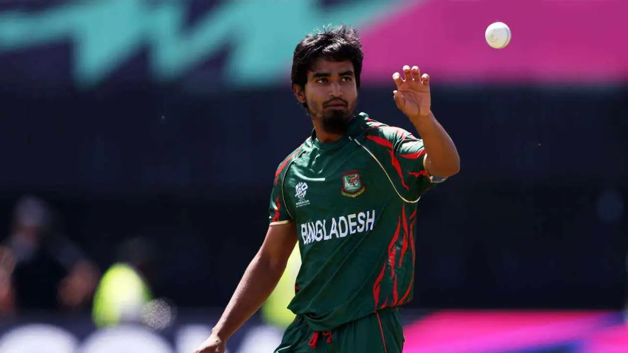 শাস্তি পেলেন তানজিম সাকিব