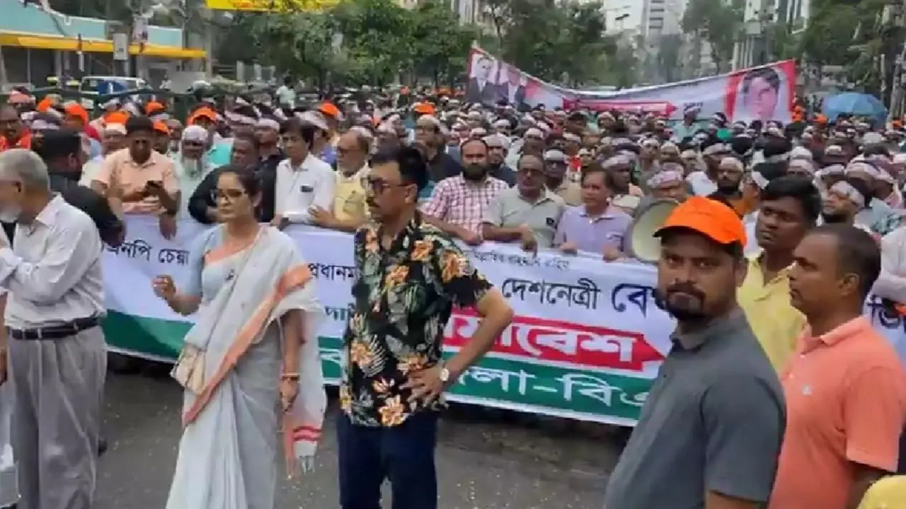 নয়াপল্টনে বিএনপির সমাবেশ চলছে
