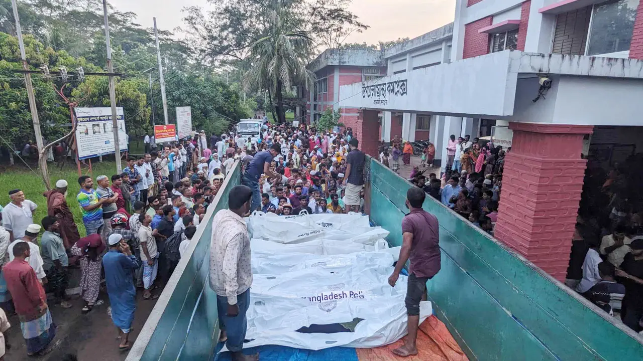 বরগুনায় নিহতদের মধ্যে ৭ জনই মাদারীপুরের, যাচ্ছিলেন বরের বাড়িতে