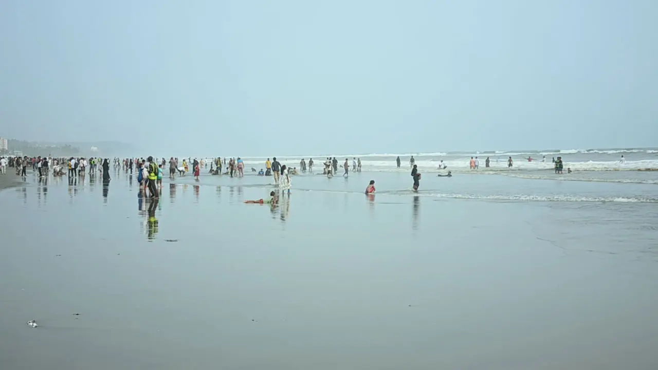 ঈদে কাঙ্ক্ষিত পর্যটক নেই কক্সবাজারে
