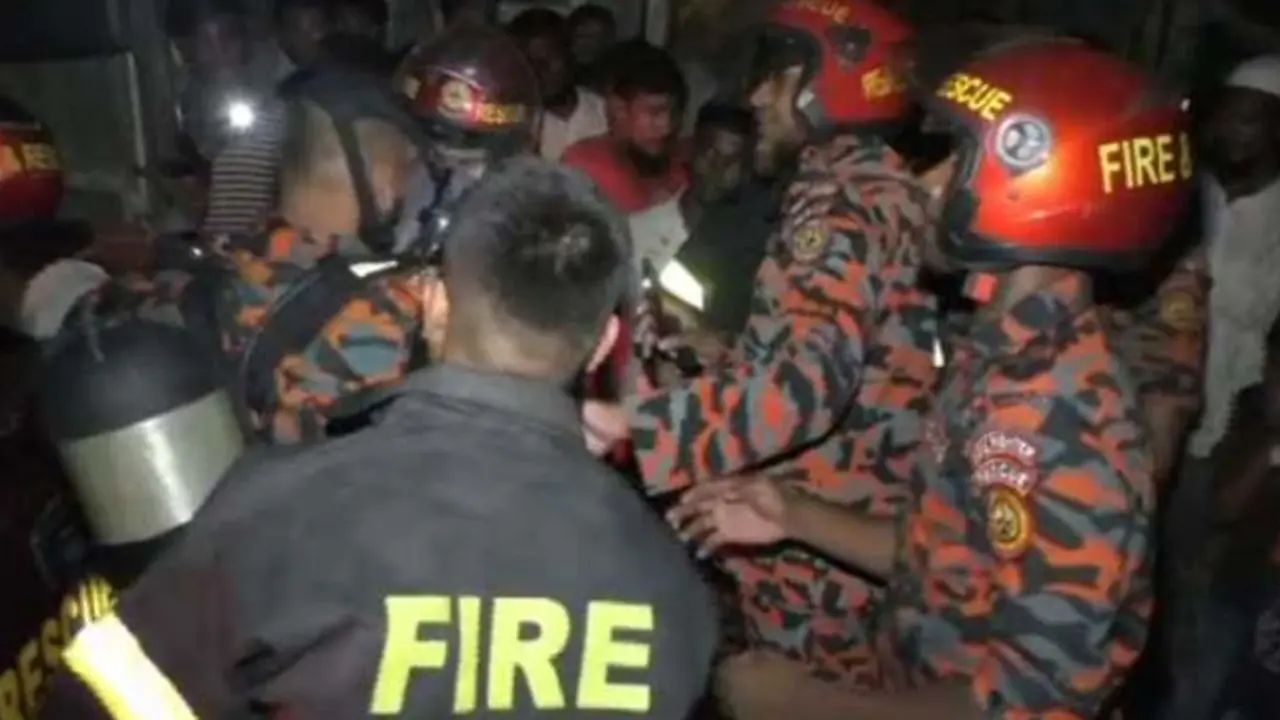 ভোলায় বরফকলের গ্যাস সিলিন্ডার বিস্ফোরণে বৃদ্ধার মৃত্যু, আহত ৮