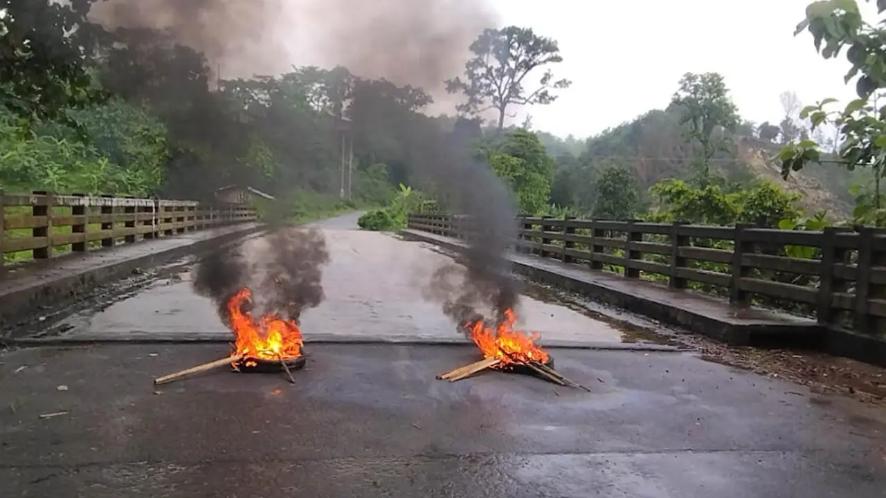 সাজেকে আটকা পড়েছে ৫ শতাধিক পর্যটক 
