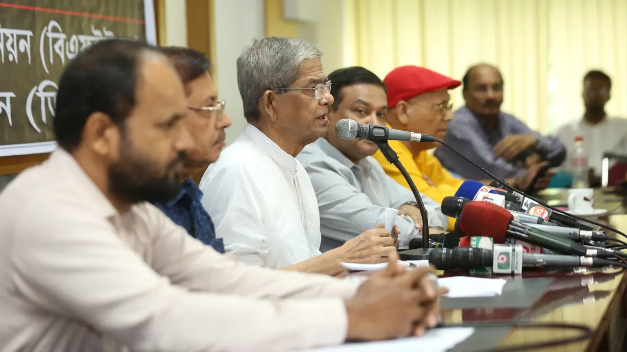 সেন্ট মার্টিন দ্বীপ ইস্যুতে সরকারের আচরণ দাসসুলভ : মির্জা ফখরুল