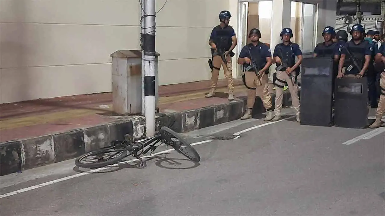 ‘শালা নাটক করে মাটিতে পড়ে আছে,’ মনিরকে গুলির পর কাউসার