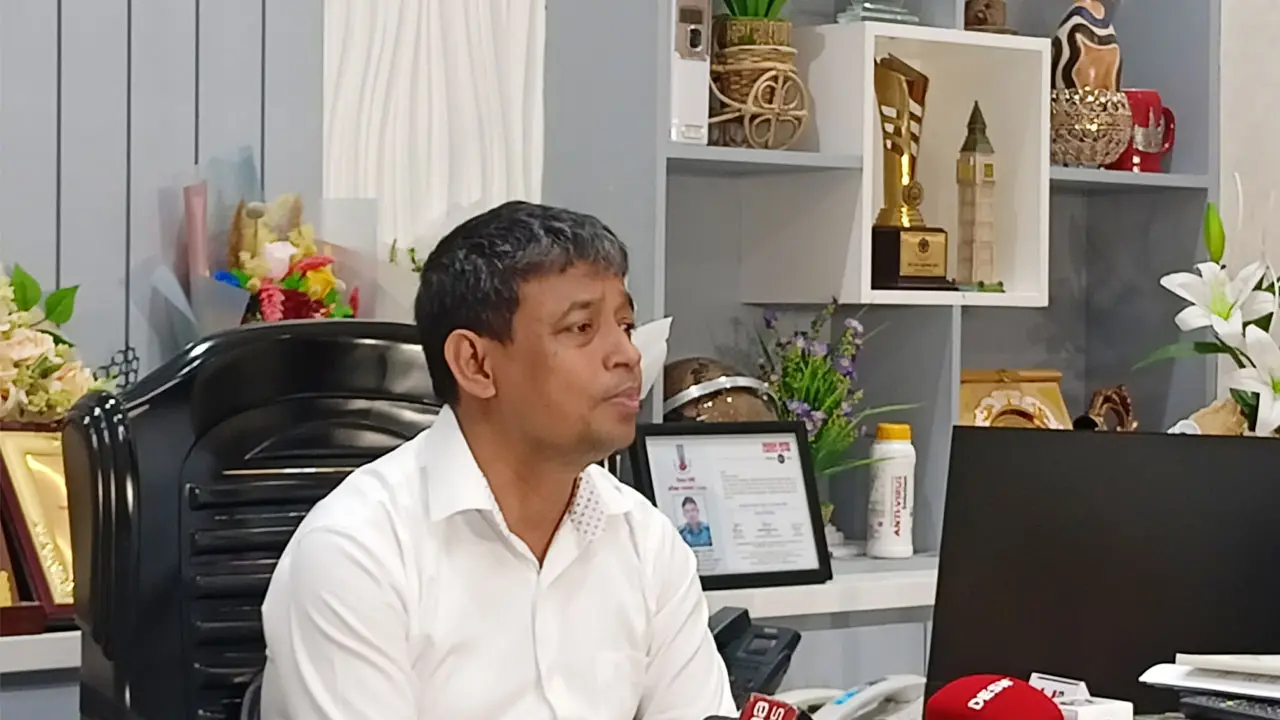 গ্যাস বাবুর ৩ মোবাইল উদ্ধারে ঝিনাইদহে যাচ্ছে ডিবির টিম