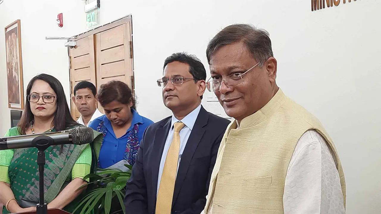 গঙ্গা-তিস্তা নিয়ে ভারত সরকারকে প্রশ্ন করার পরামর্শ মন্ত্রীর