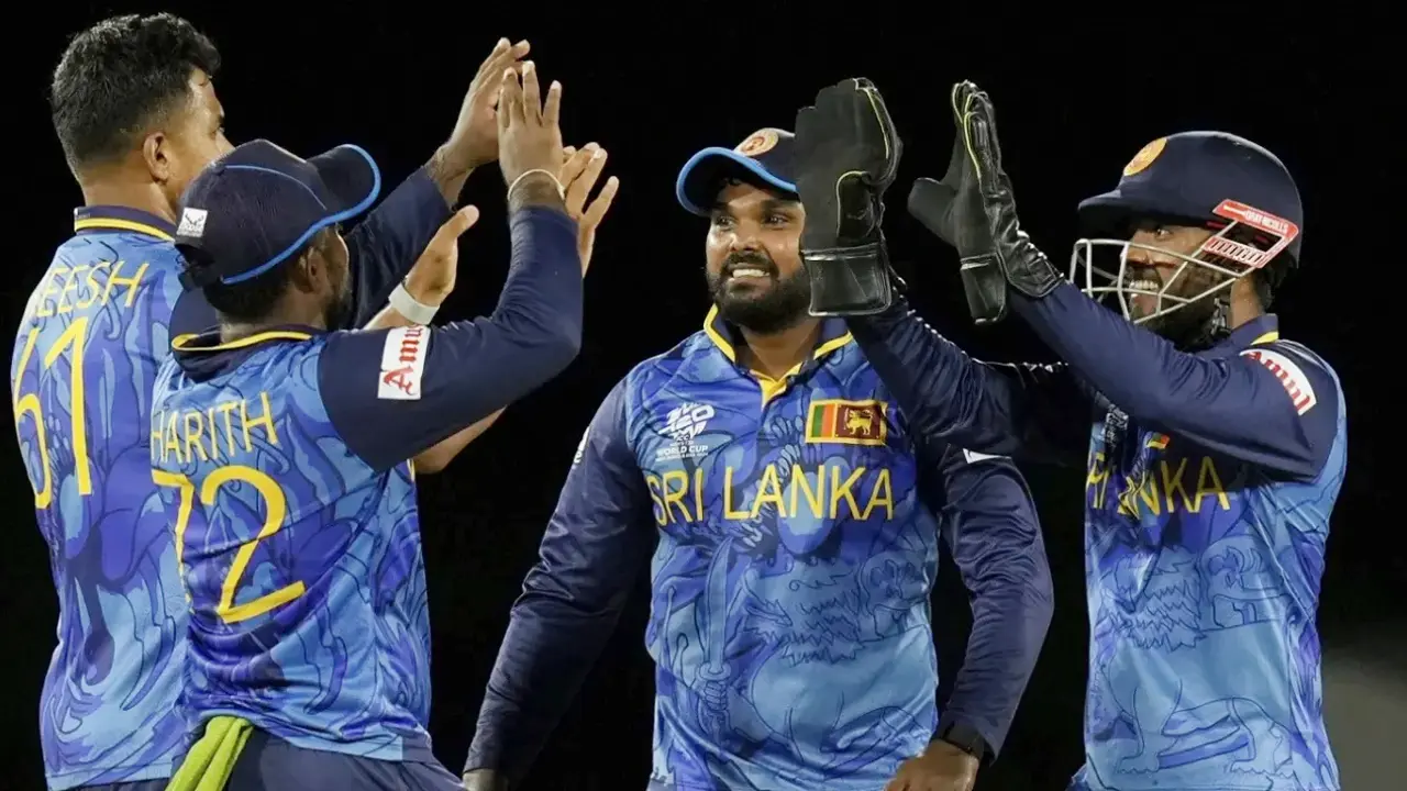 বিশ্বকাপ থেকে শ্রীলঙ্কার বিদায়ে যাকে দায় দিলেন হাসারাঙ্গা