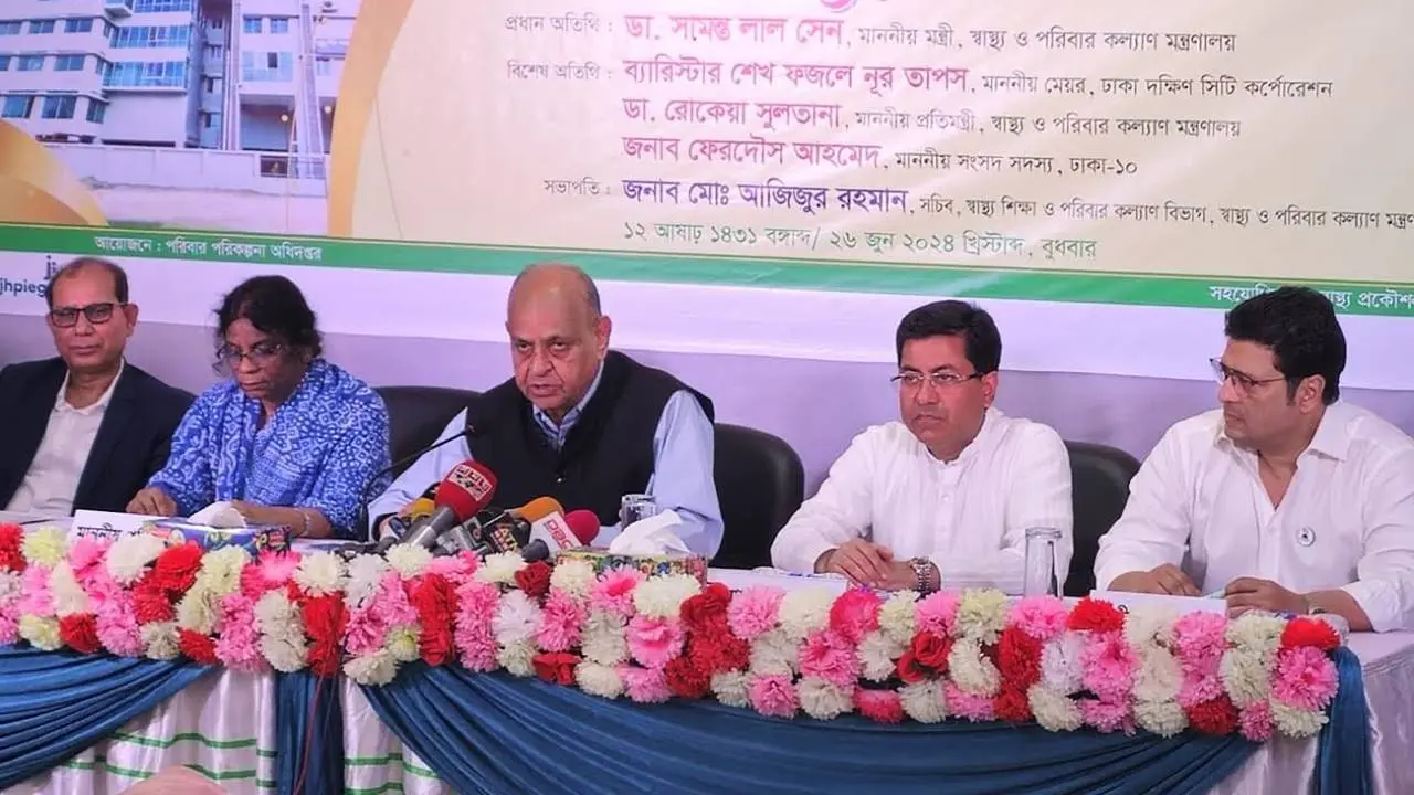 স্তনে গোটা দেখলেই হাসপাতালে যাওয়ার পরামর্শ স্বাস্থ্যমন্ত্রীর