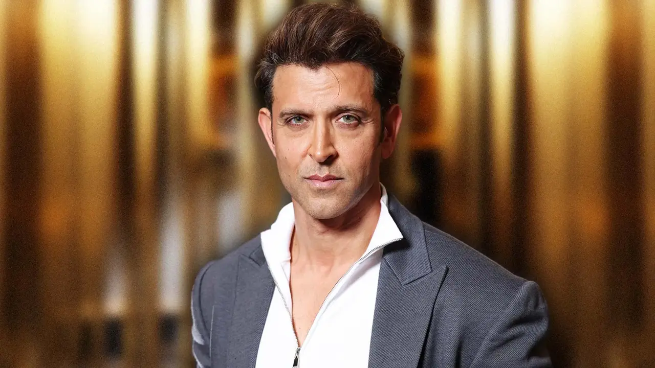 পাপারাজ্জিদের দেখে রেগে গেলেন হৃতিক!