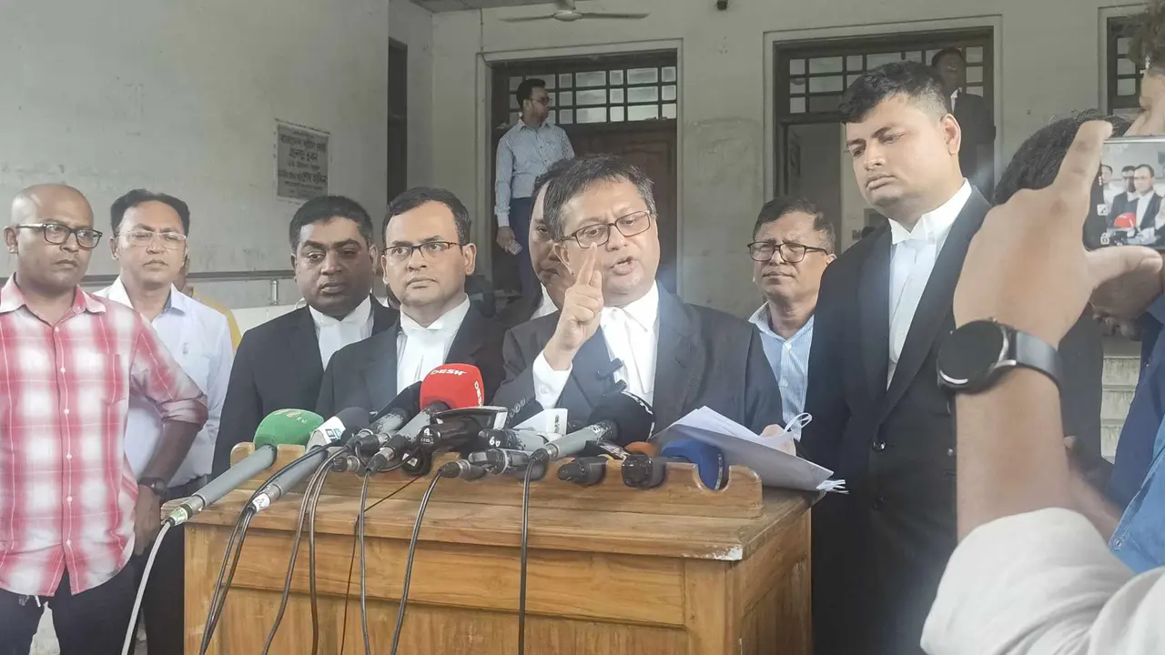 ড. ইউনূস পাপের ফল ভোগ করছেন