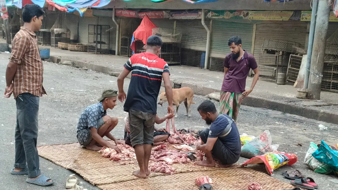 বিক্রি হচ্ছে কোরবানির মাংস, কেজি ৬০০ টাকা