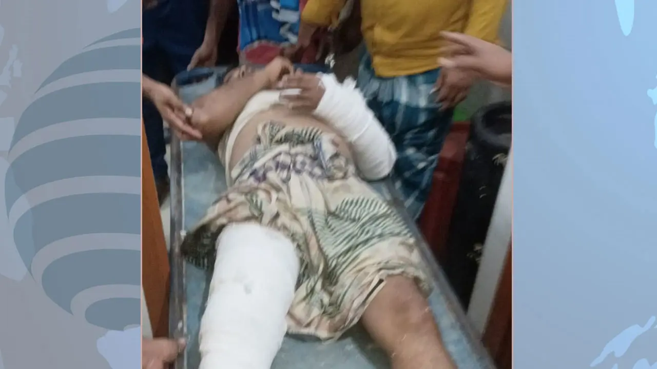 বাড়ি থেকে তুলে নিয়ে যুবকের হাত-পা ভেঙে দেওয়ার অভিযোগ