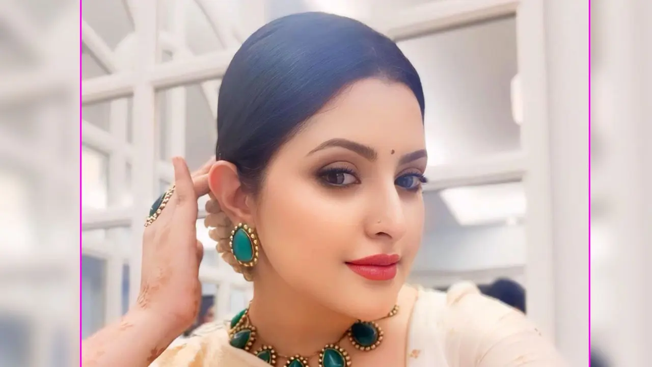 আমি এখন ডিভোর্সি : পরীমণি