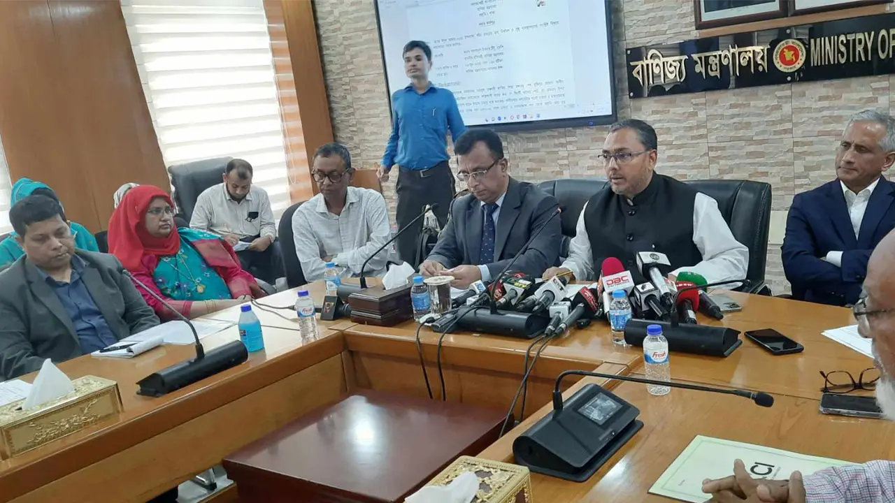 ঢাকায় প্রতি বর্গফুট গরুর চামড়ার দাম ৬০ টাকা, বাইরে ৫৫