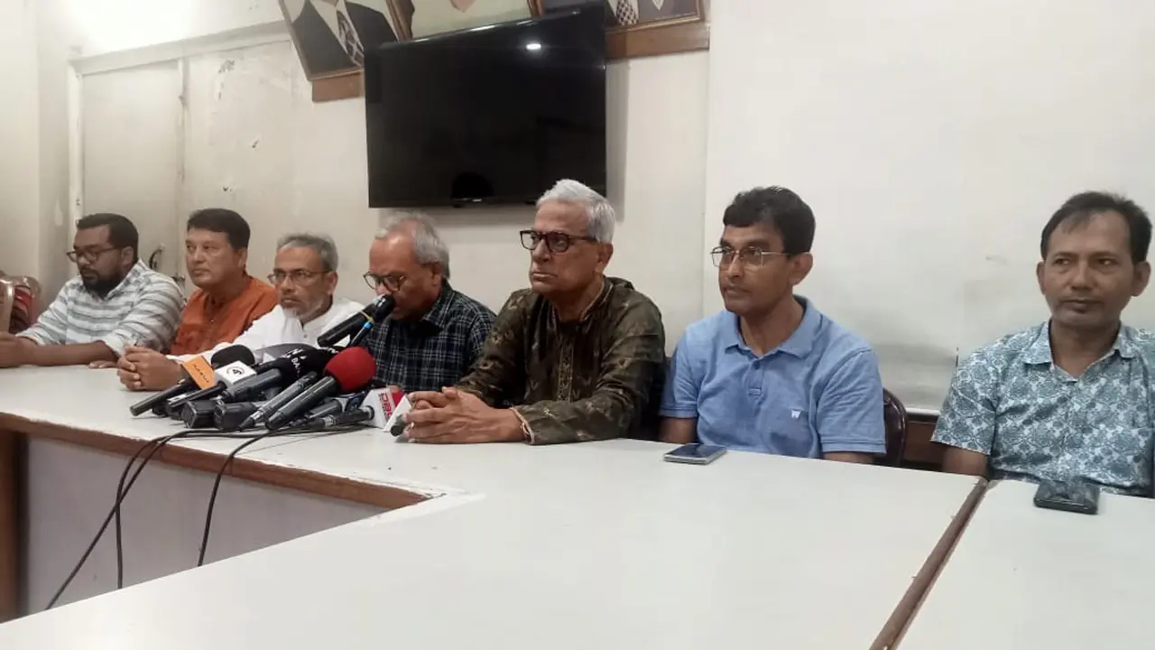 দেশের অর্থনীতির কোমর ভেঙে ফেলা হয়েছে : রিজভী