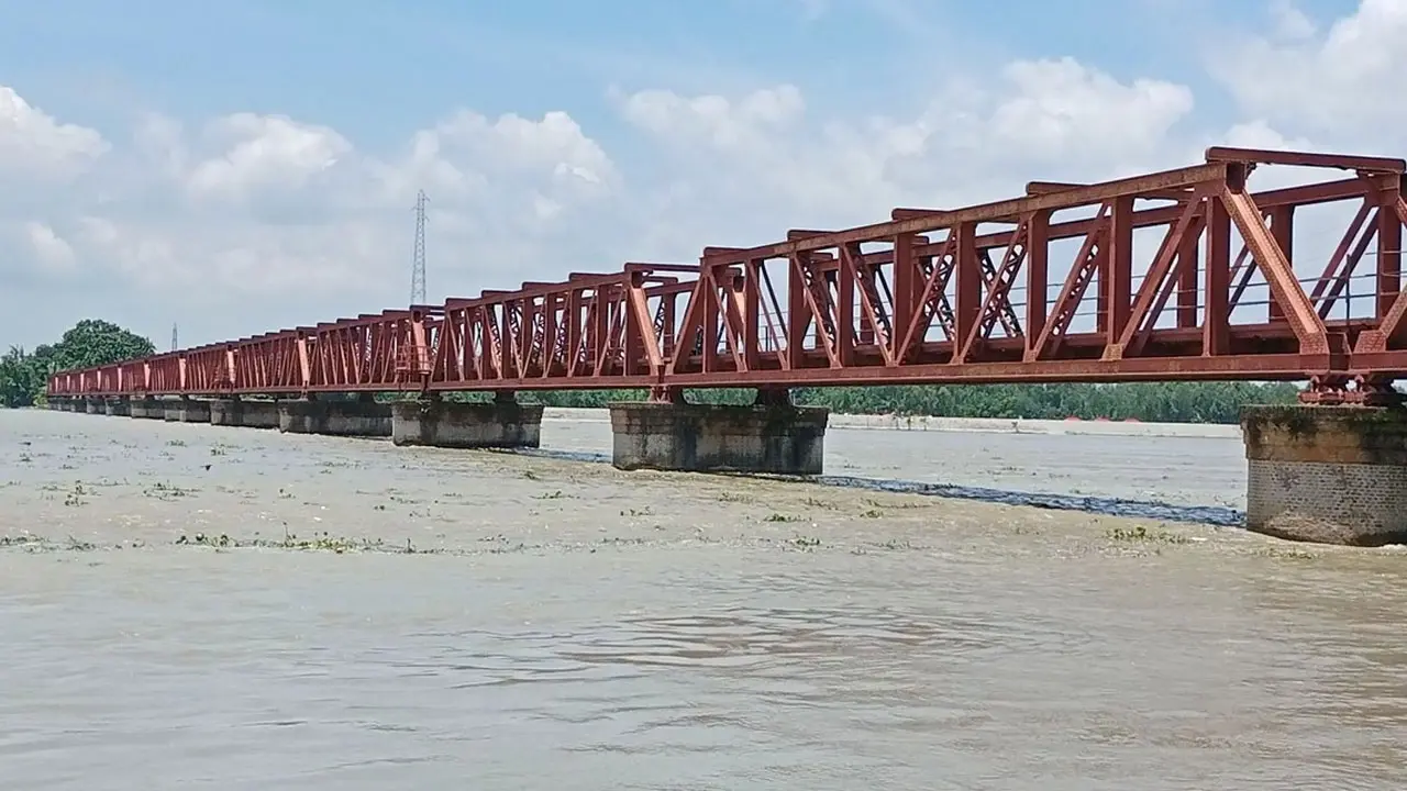 হু হু করে বাড়ছে তিস্তার পানি, নদীপাড়ে আতঙ্ক