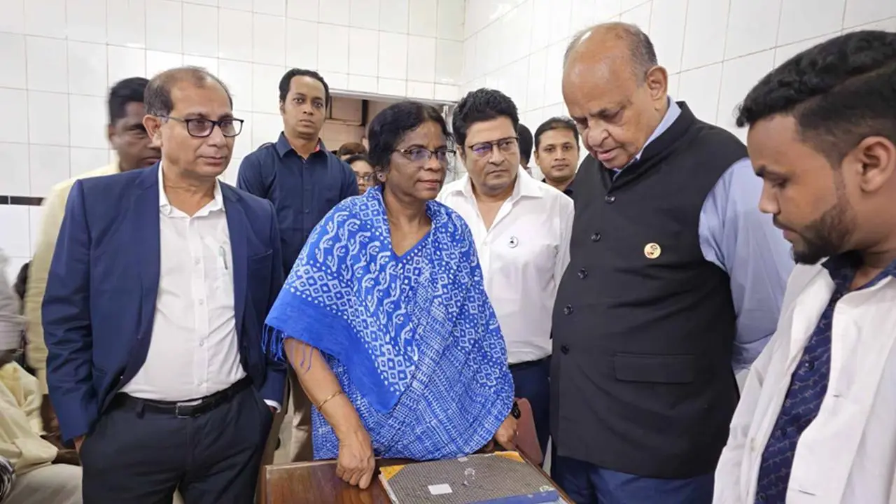আমি মেডিকেল কলেজ বাড়ানোর পক্ষে না : স্বাস্থ্যমন্ত্রী