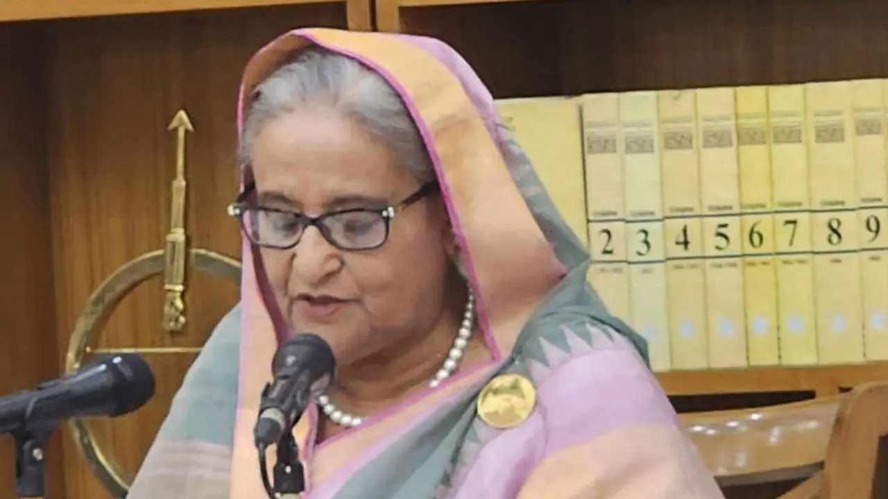 মানুষকে ভয়, সাপ-জীবজন্তুকে নয় : প্রধানমন্ত্রী