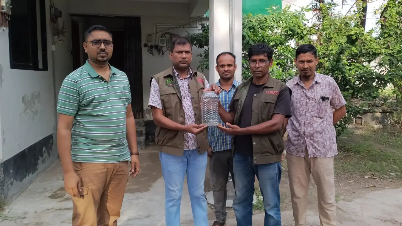 কথা রাখল আ. লীগ, রাসেলস ভাইপার জমা দেওয়া ৩ যুবককেই দেবে ৫০ হাজার