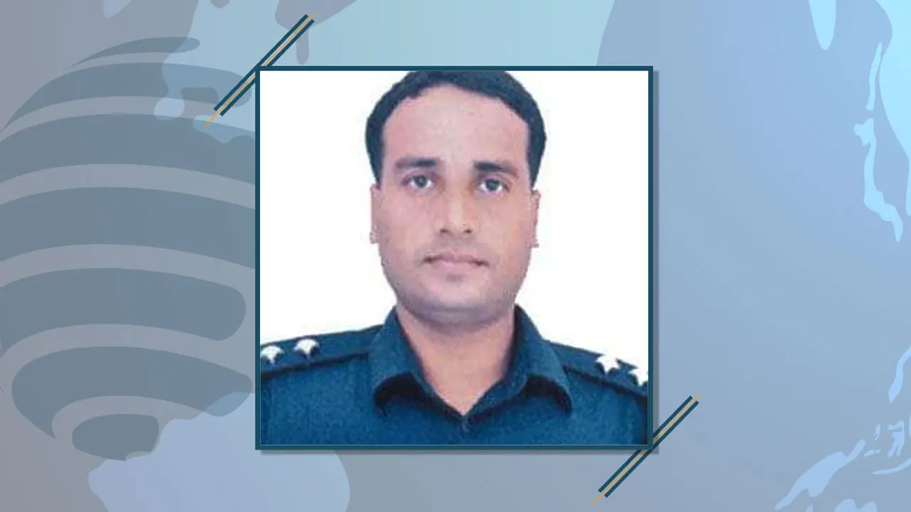 নারী-পুরুষের আপত্তিকর ছবি তুলে টাকা আদায়, বাধ্যতামূলক অবসরে এএসপি