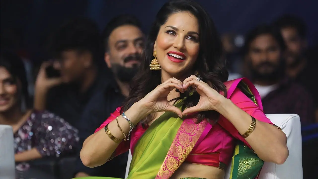 বিশ্ববিদ্যালয়ের অনুষ্ঠানে হাজির হওয়ার অনুমতি পেলেন না সানি লিওন