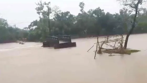 বন্যার পানিতে মাছ ধরতে গিয়ে পিকআপ চালকের মৃত্যু