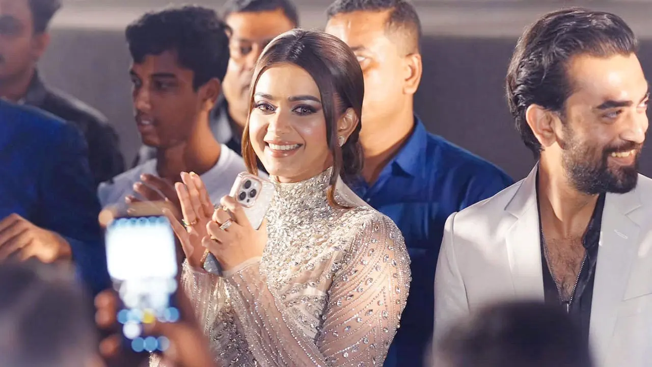 সিনেমা করার আগেই নায়িকা তানজিন তিশা!