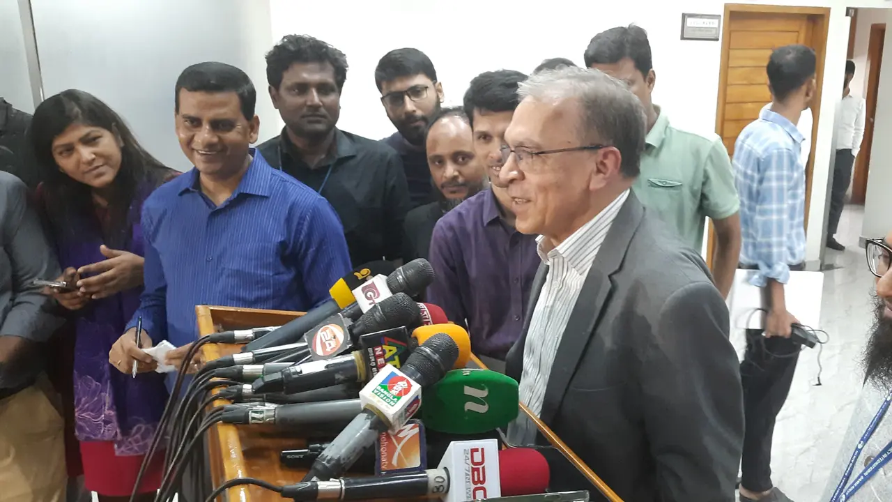 সংসদ ক্ষমতাসীন দলের একচ্ছত্র ভুবন : টিআইবি নির্বাহী পরিচালক